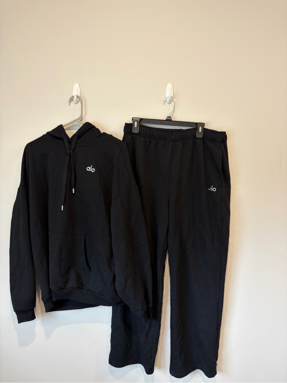 Alo Black Hoodie & Sweatpants Set